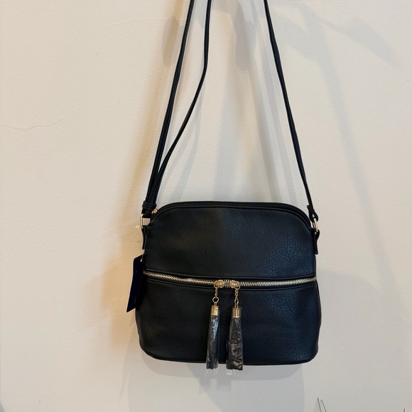 Black Vegan leather Crossbody Bag NWT - Picture 4 of 6